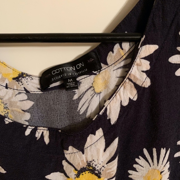 Cotton On Daisy Print Tank Top Size M - Picture 2 of 2